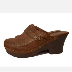 Bamboo faux leather southwest embossed design clogs